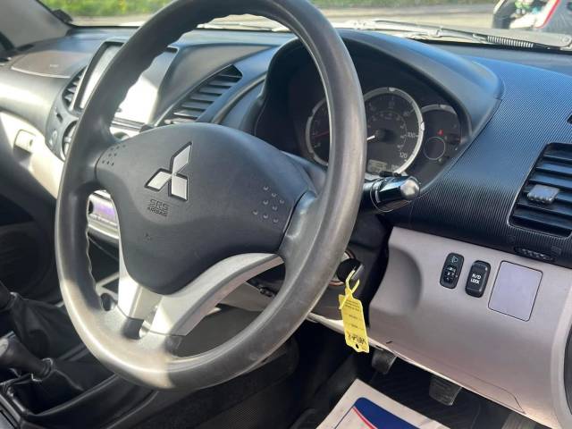 2015 Mitsubishi L200 2.5 Double Cab DI-D 4Work 4WD 134Bhp [2010]