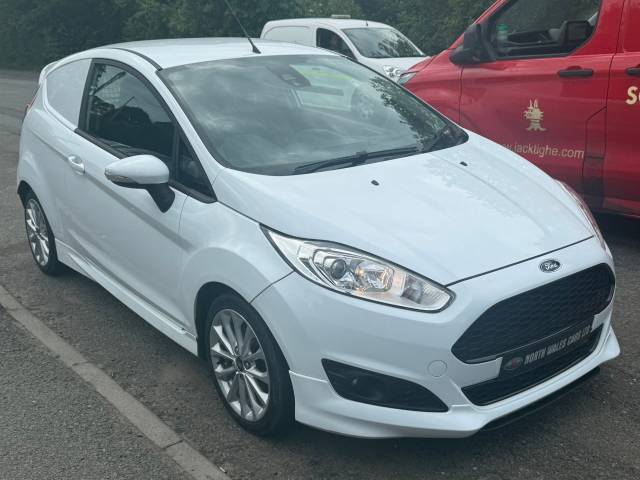 Ford Fiesta 1.5 TDCi Sport Van Small Panel Van Diesel White