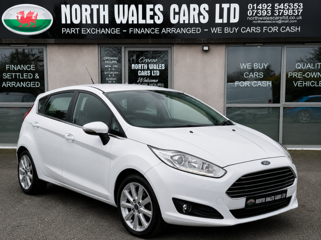 Ford Fiesta 1.6 Titanium 5dr Powershift Hatchback Petrol White