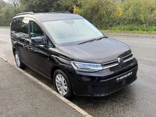 Volkswagen Caddy 2.0 TDI 122 Life 5dr DSG Crew Van Diesel Black